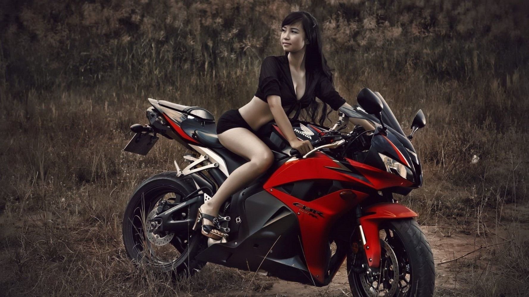 Fitness girls and bikes in Samarinda