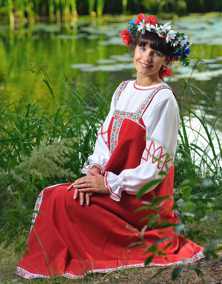 Beautiful girl Girls in Slavic costumes in Samarinda